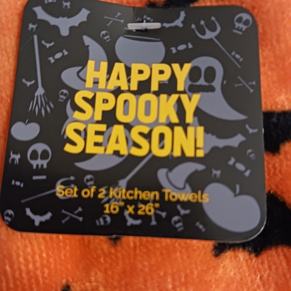 Orange hand towels covered in black bats - Picture 4 of 4